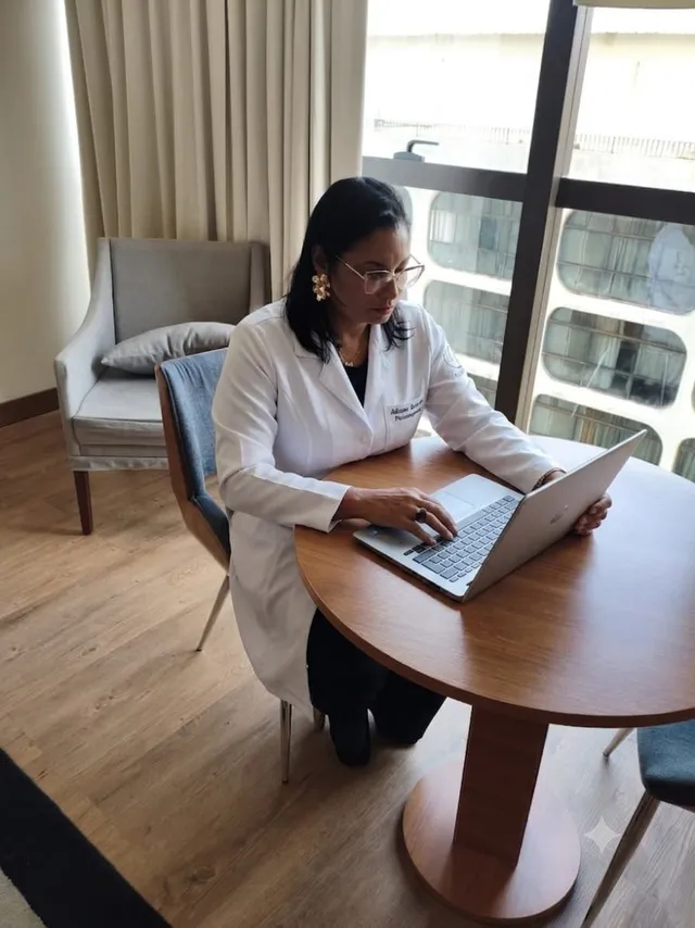 Adivane Moreira em atendimento online